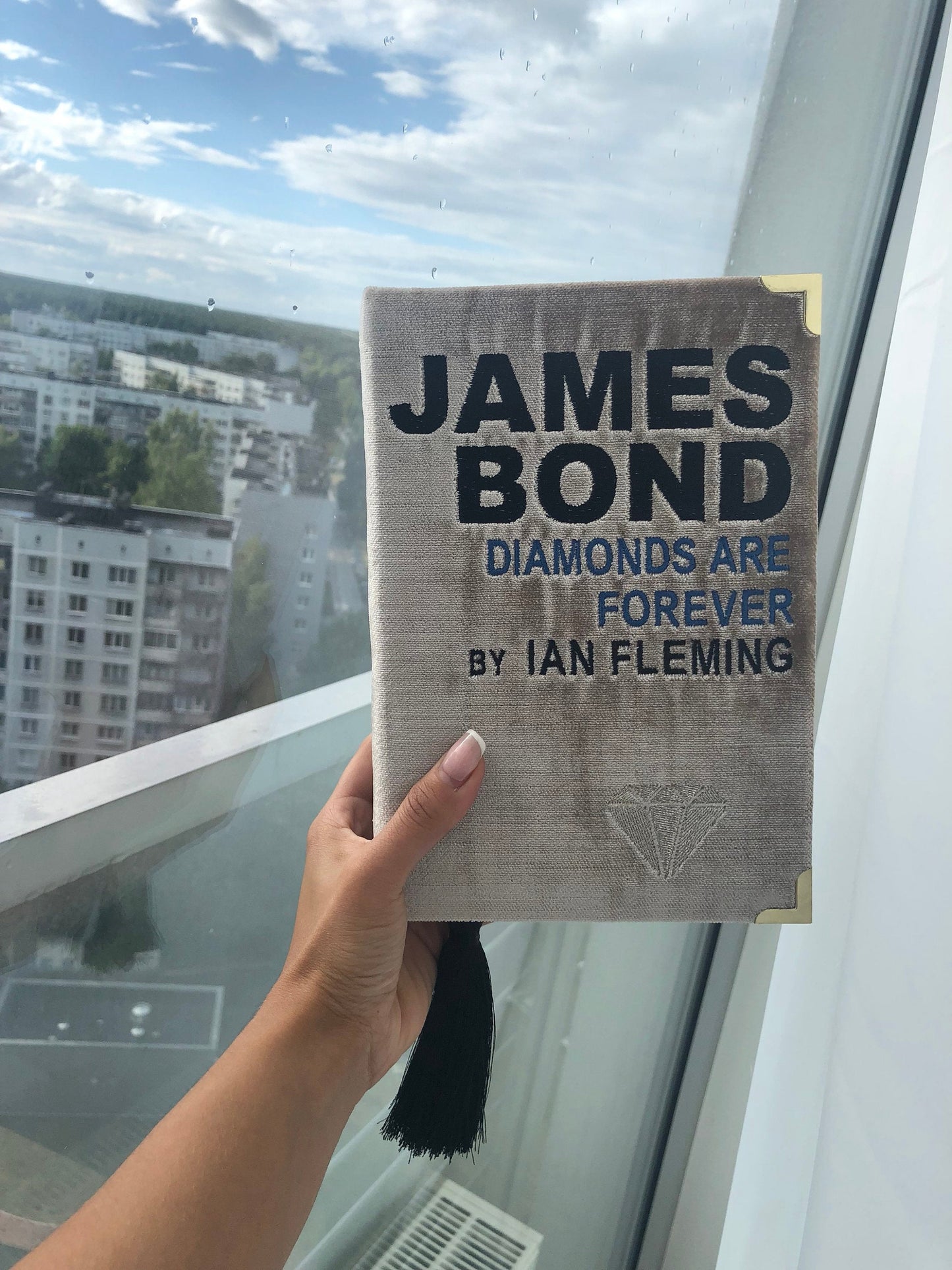 Book Clutch - Diamonds are forever - Blue velvet
