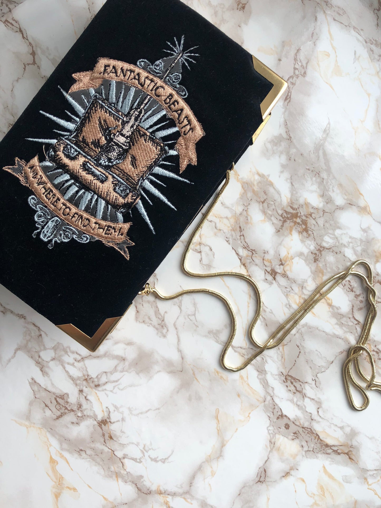 Book clutch handbag - Fantastic Beasts - Black embroidered velvet