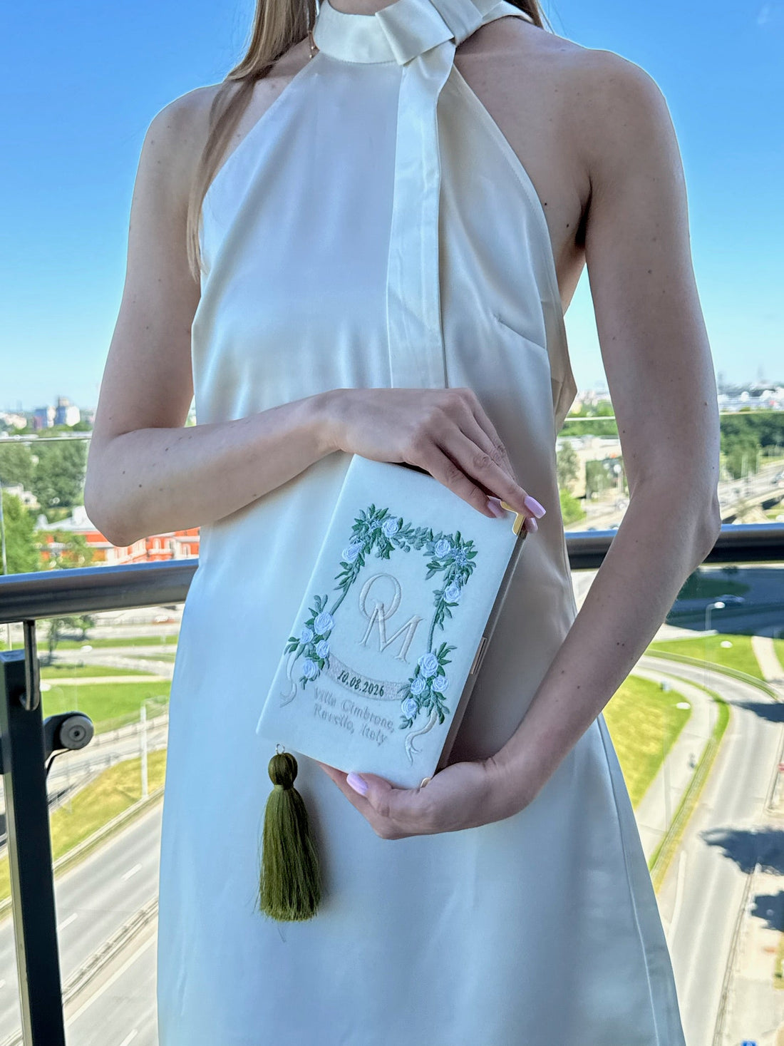💍 Wedding Clutches Are One of the Biggest Bridal Trends of 2026