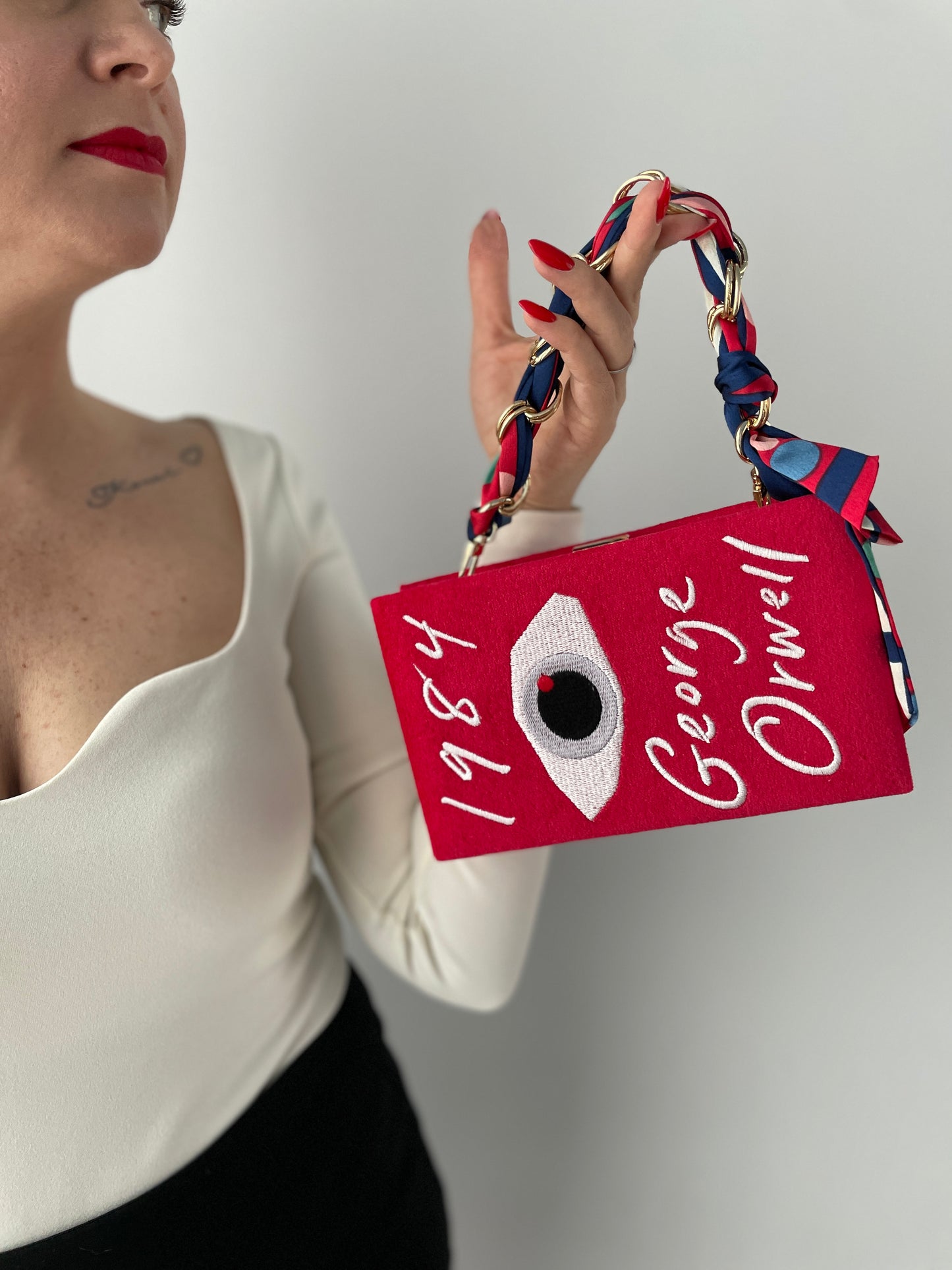 George Orwell 1984 clutch - red