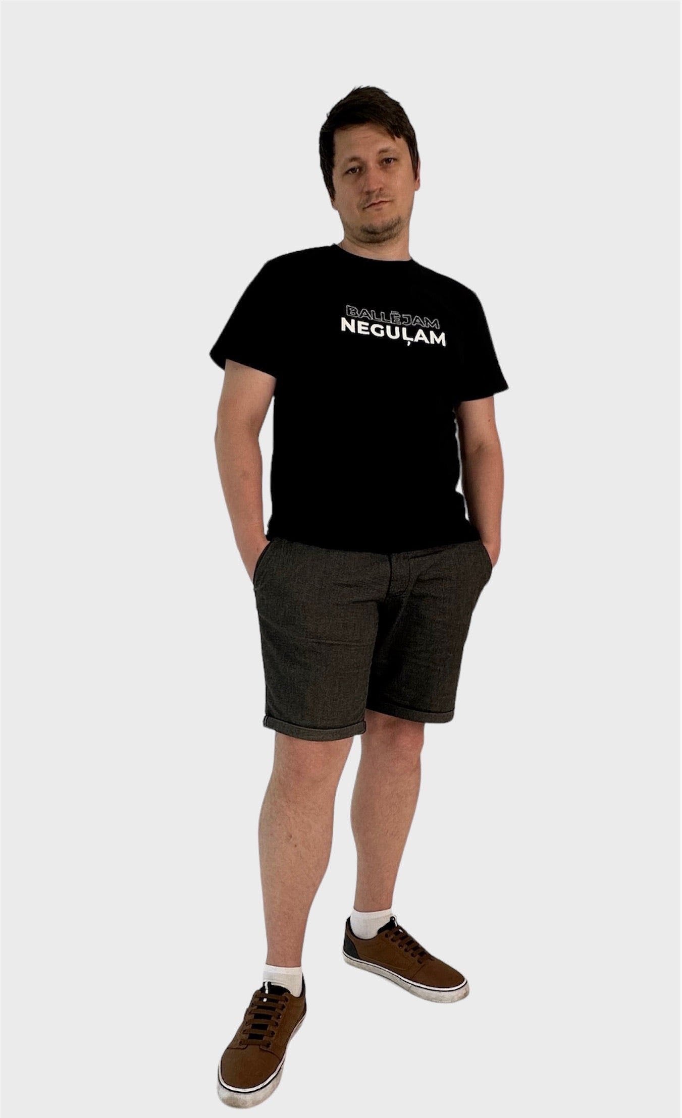 Embroidered T-shirt "Ballējam Neguļam) with fluorescent thread