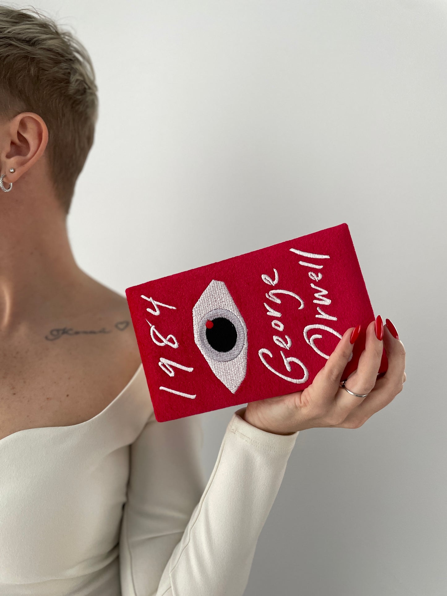 George Orwell 1984 clutch - red