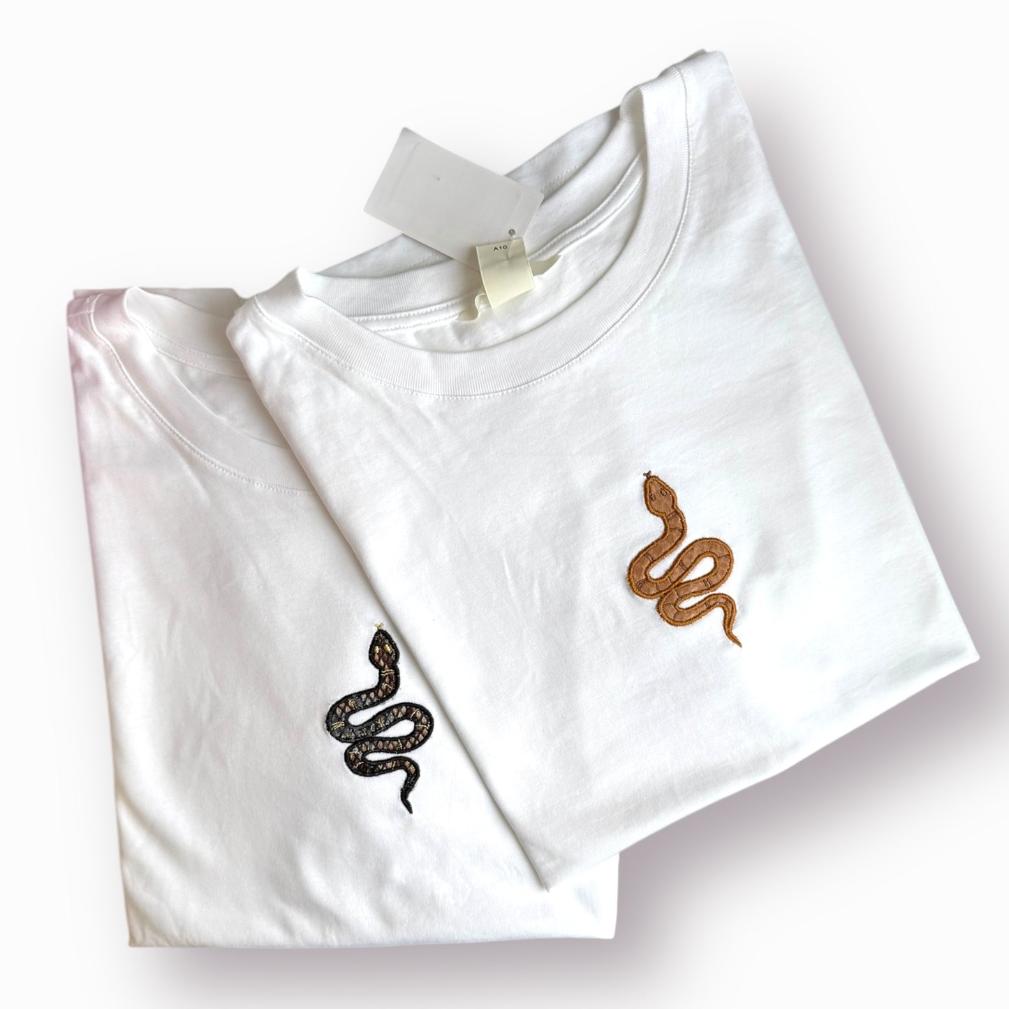 Set of 2: Snake shaped T-shirt + clutch beige version