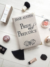 Load image into Gallery viewer, Book Clutch - PRIDE and PREJUDICE - Jane Austen

