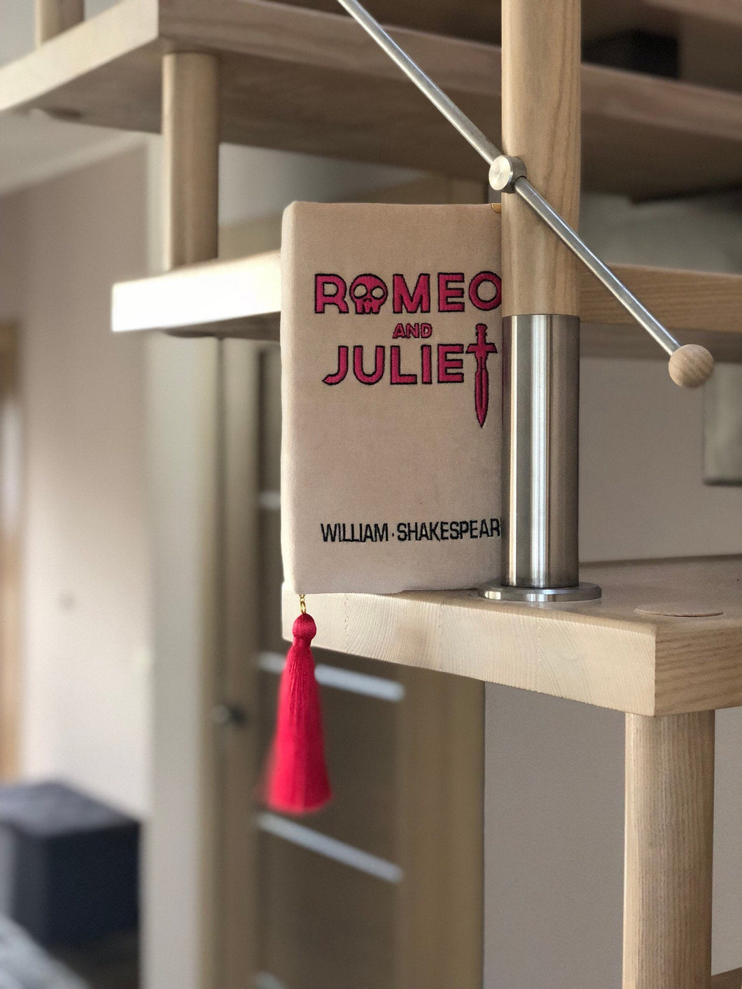 Book clutch - ROMEO and Juliet - Beige velvet version