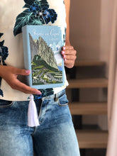 Load image into Gallery viewer, Book clutch - Greene on Capri - Light blue linen version
