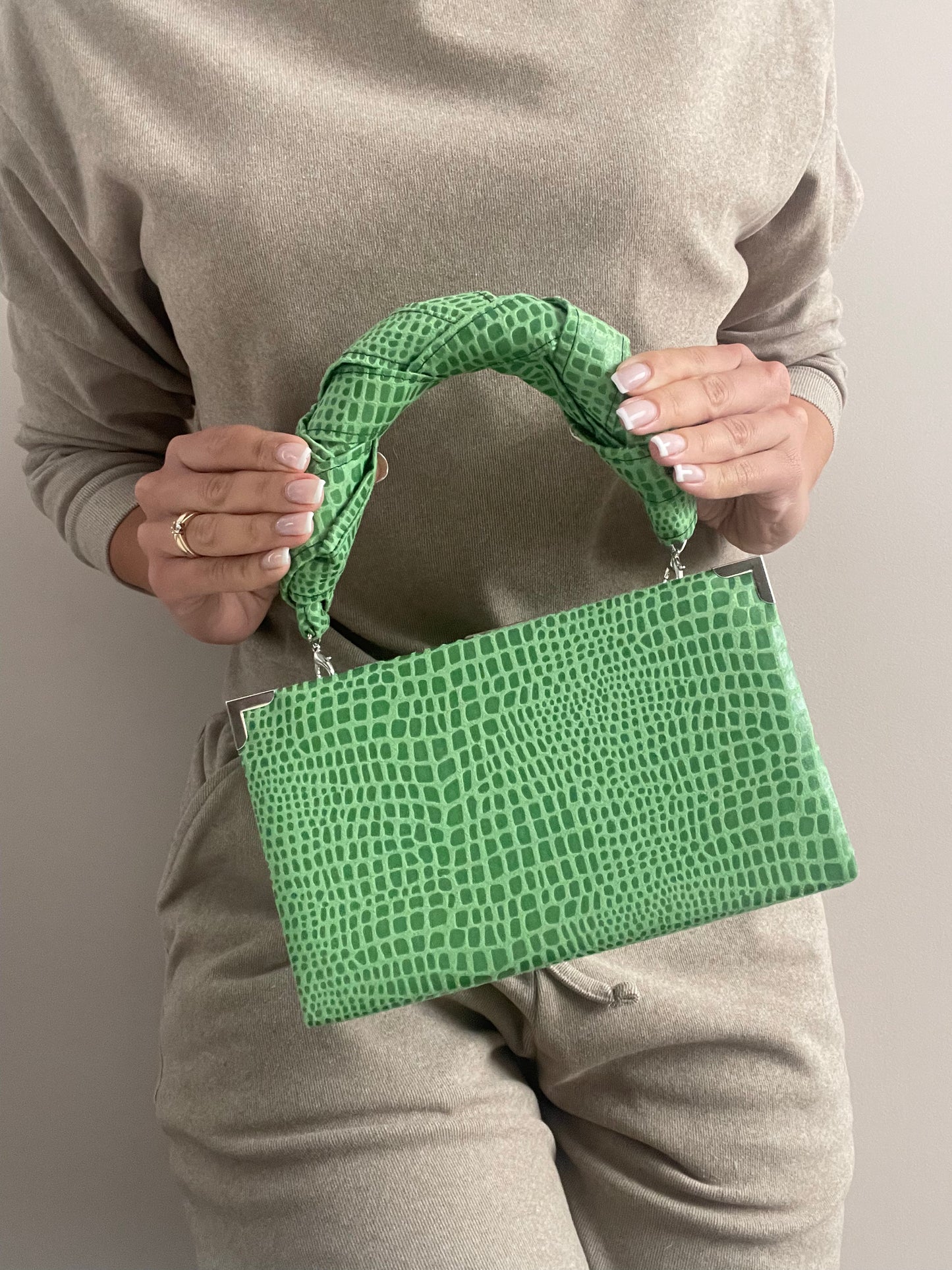 Mini handbag with handle - light green version