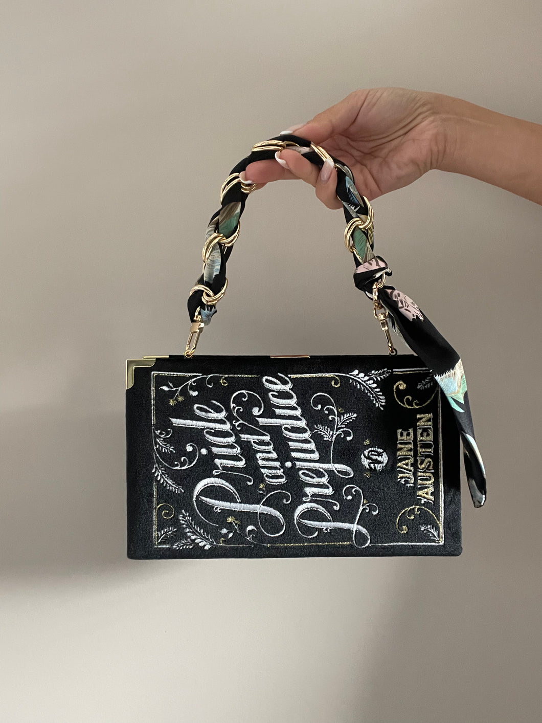Book Clutch - Pride and Prejudice - with short handle